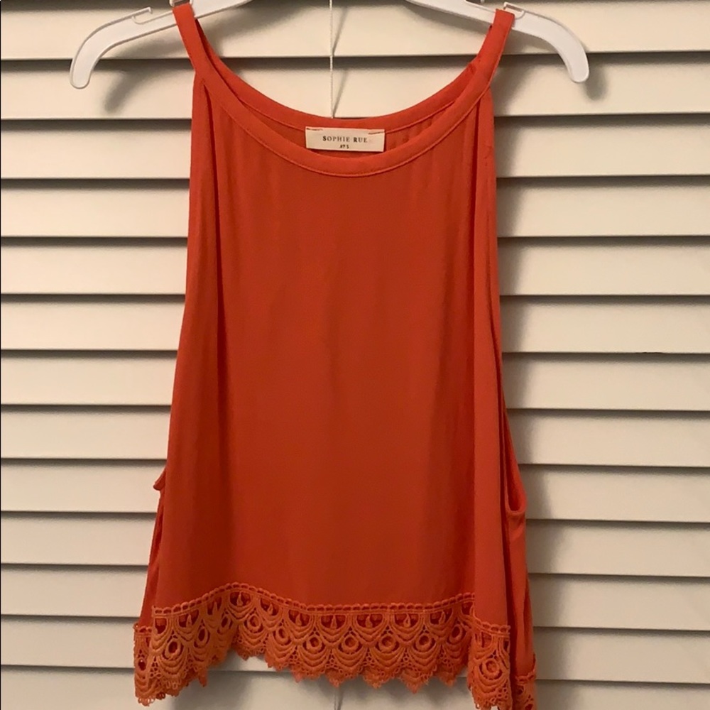 Tank with bottom lace detail